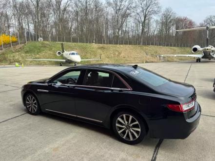 Luxury Chauffeur and Car Services in the Hamptons for Executive Travel photo